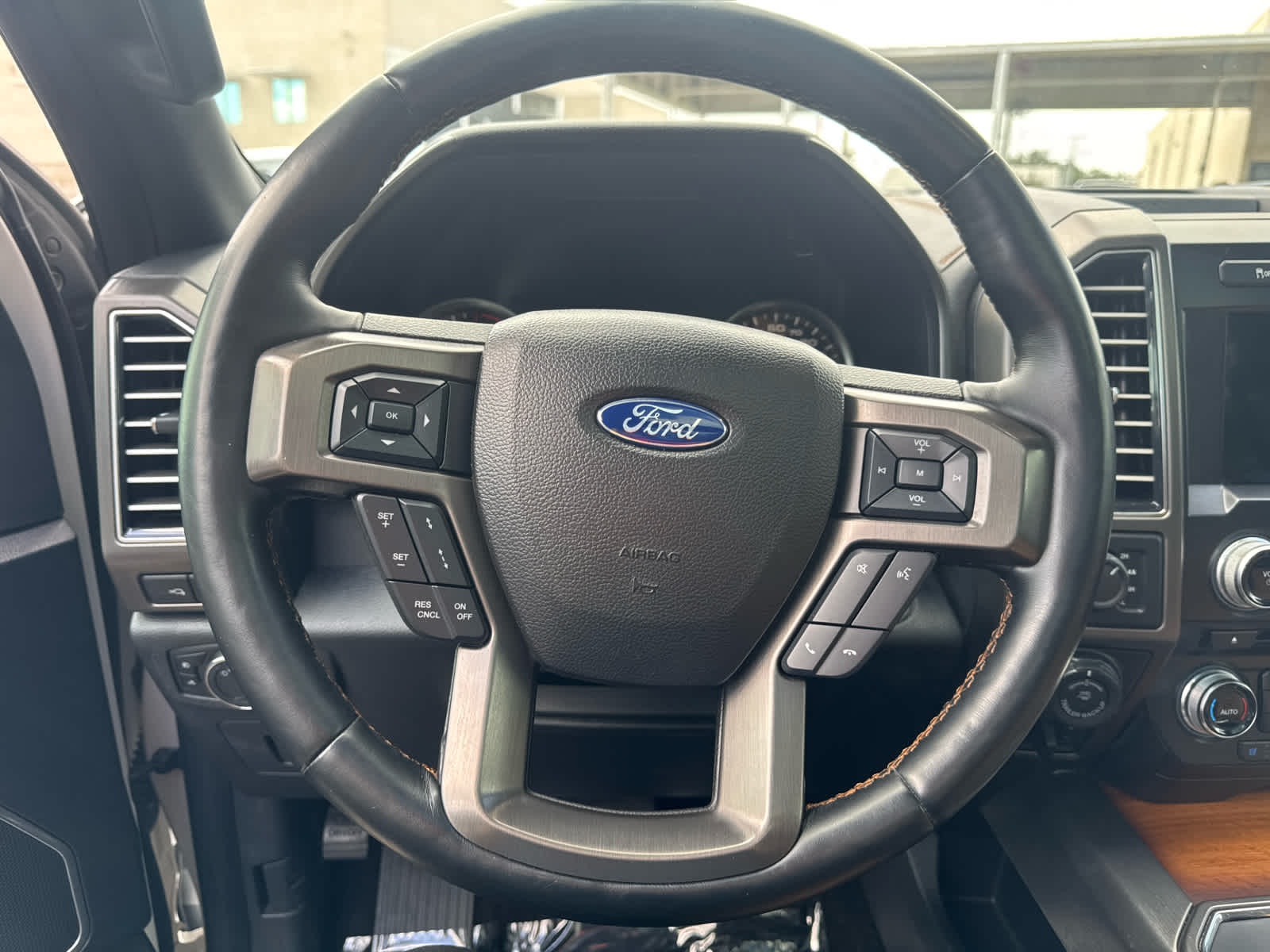 Used 2017 White Platinum Metallic Tri-Coat Ford Limited image 11