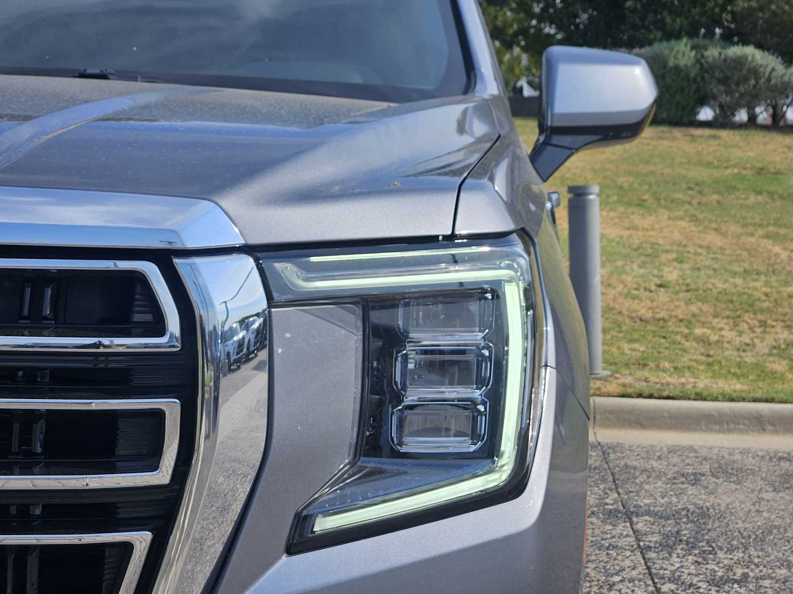 Used 2021 Satin Steel Metallic GMC SLT image 8