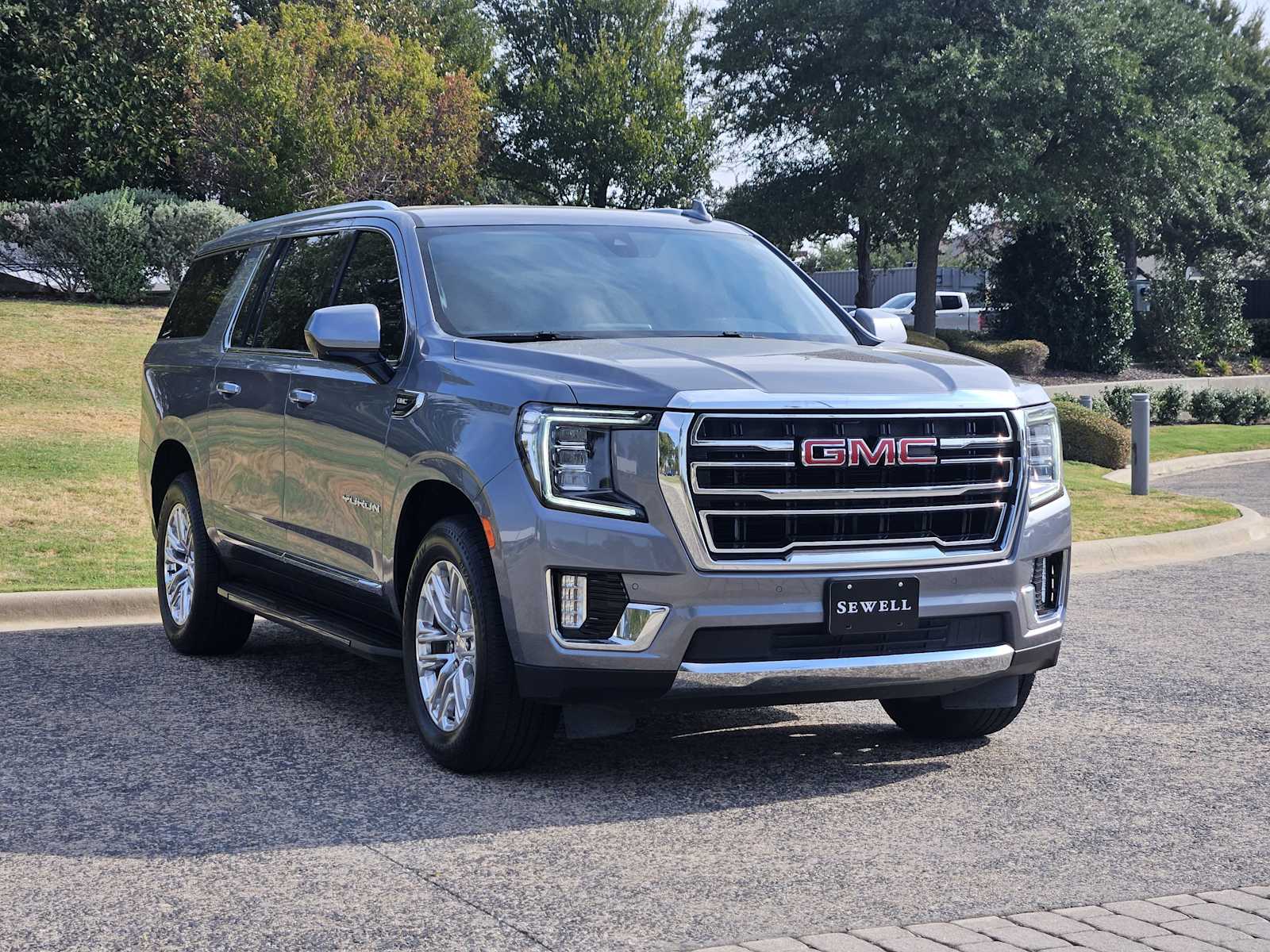 Used 2021 Satin Steel Metallic GMC SLT image 3