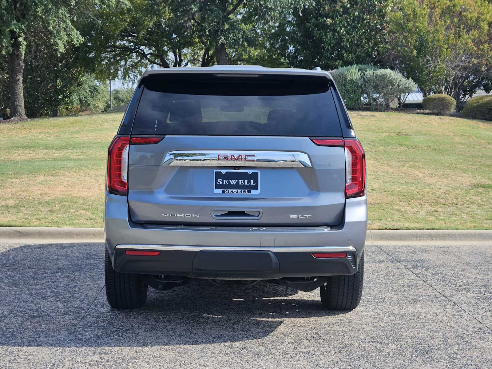 Used 2021 Satin Steel Metallic GMC SLT image 5