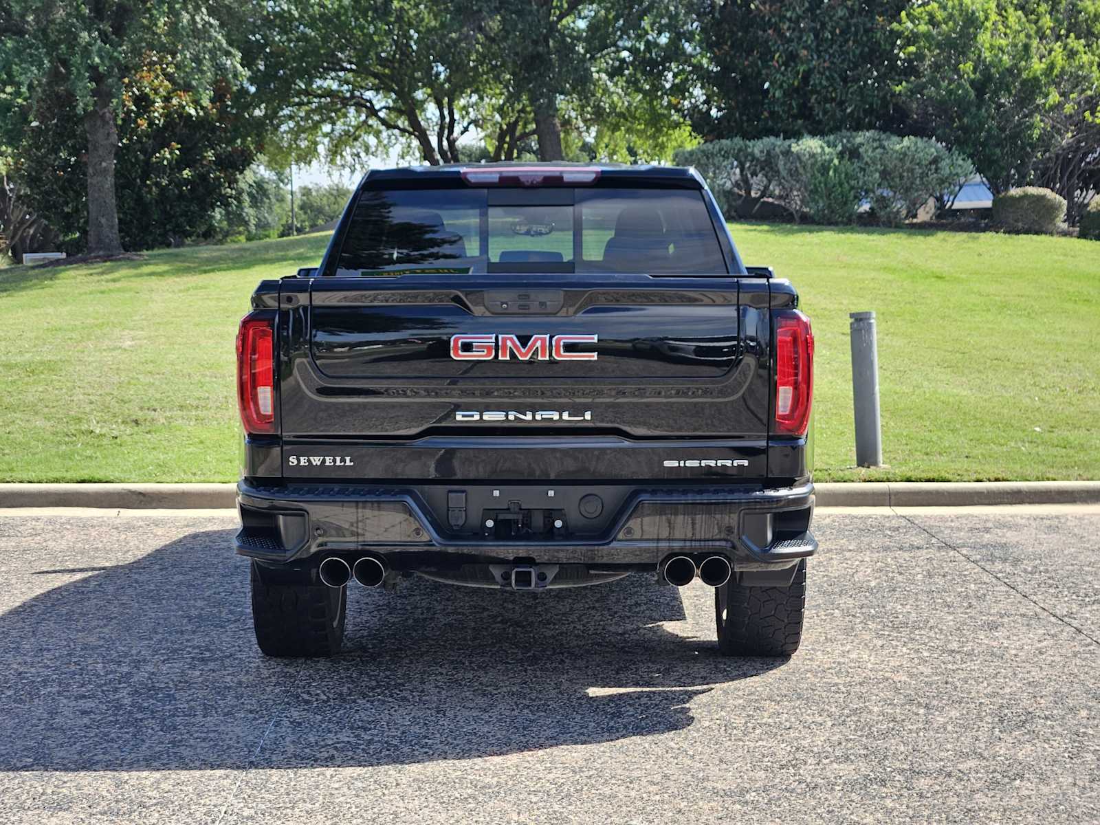 Used 2021 Onyx Black GMC Denali image 6
