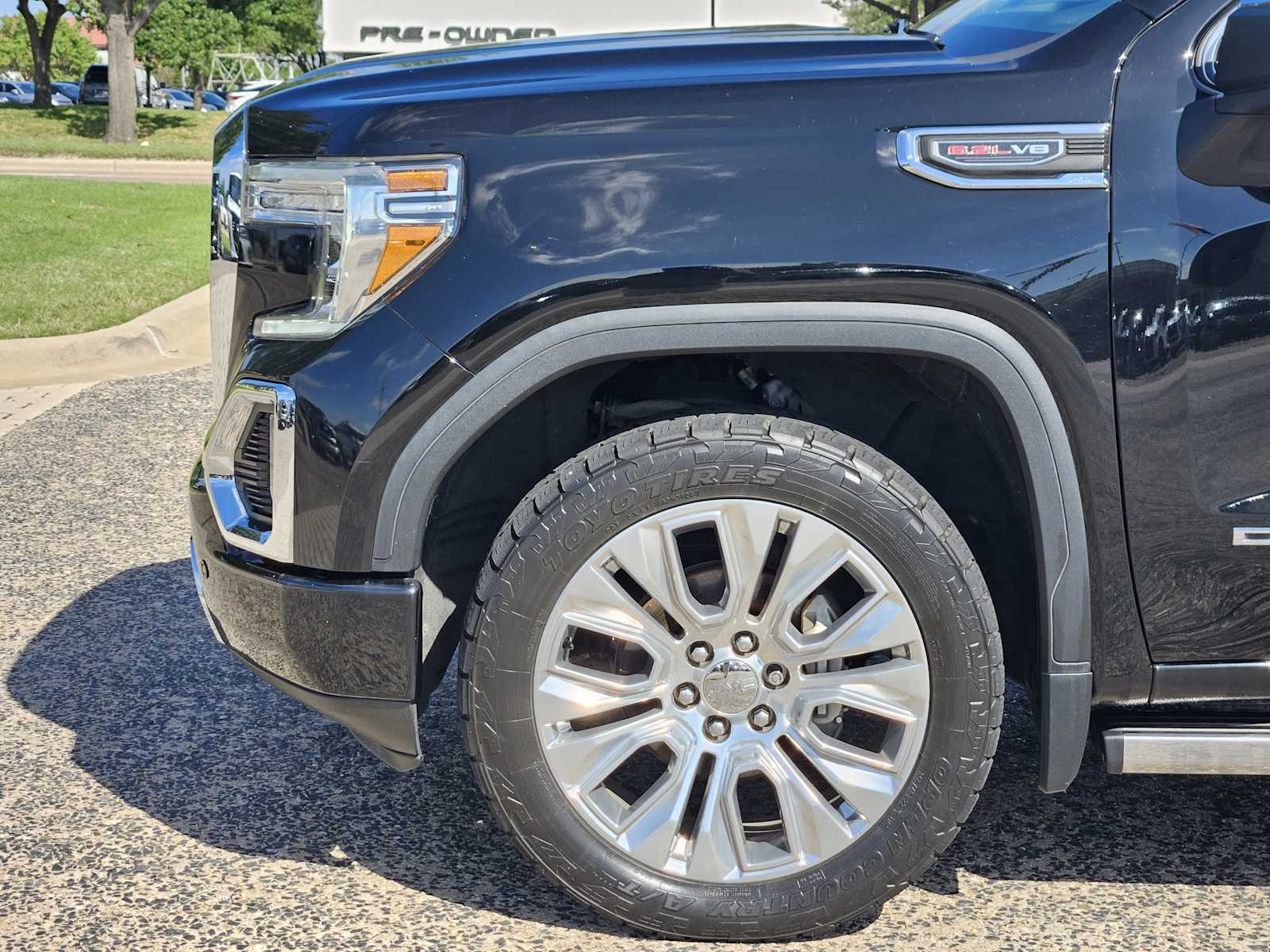 Used 2021 Onyx Black GMC Denali image 8