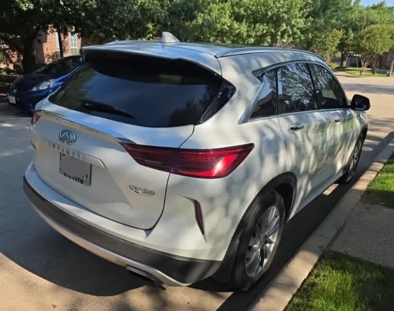 Certified Used 2023 Radiant White INFINITI LUXE image 4