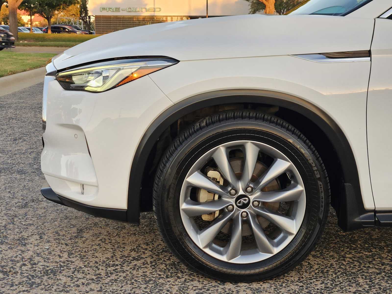 Used 2021 Lunar White INFINITI ESSENTIAL image 6