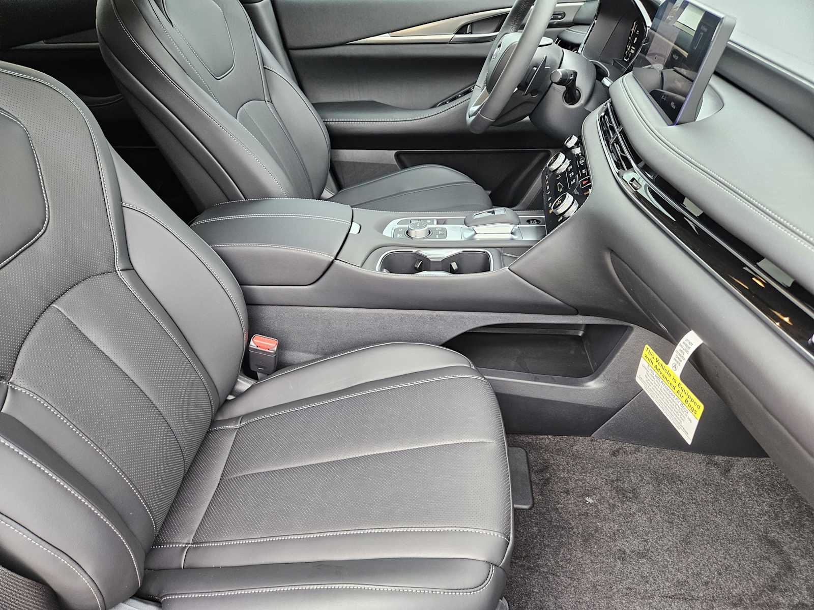 New 2027 GRAPHITE SHADOW INFINITI LUXE image 9