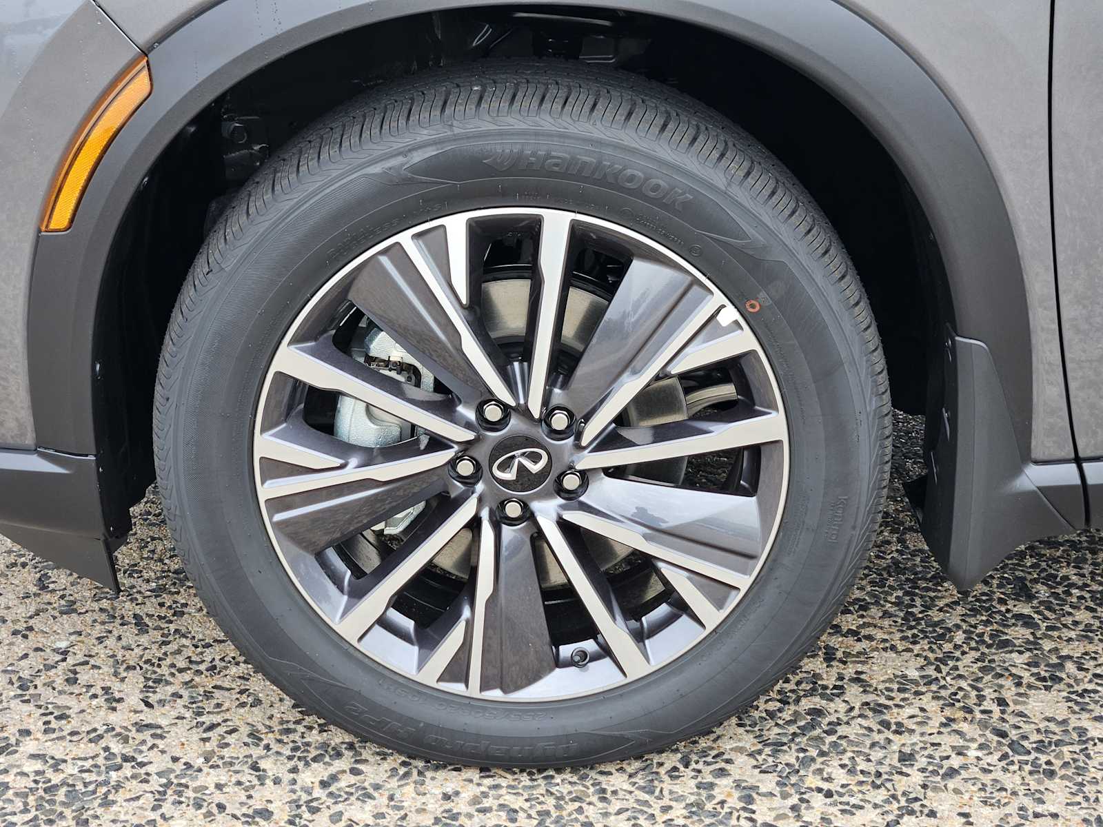 New 2027 GRAPHITE SHADOW INFINITI LUXE image 7