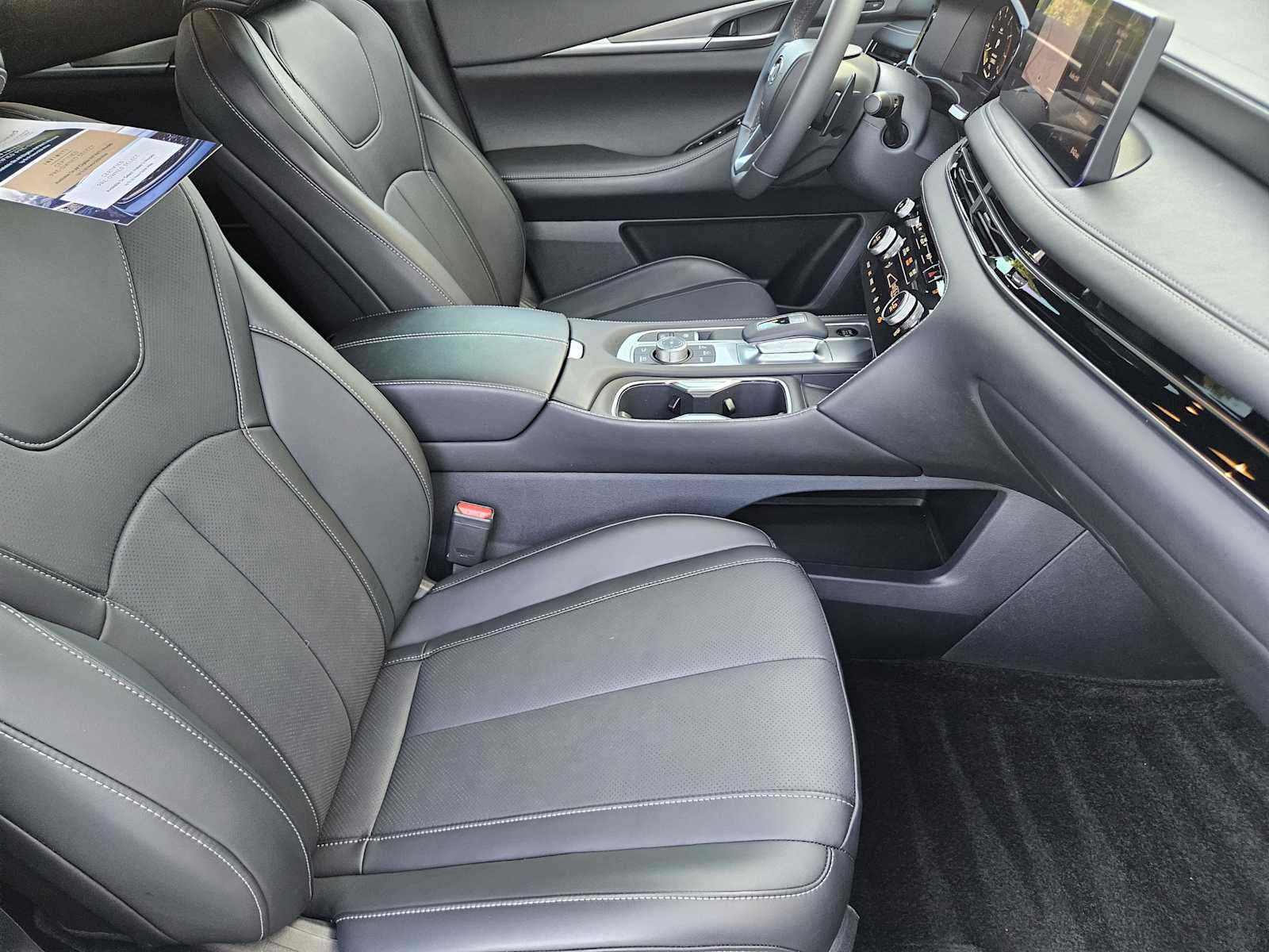 Certified Used 2027 Radiant White/Black Obsidian INFINITI SPORT image 13