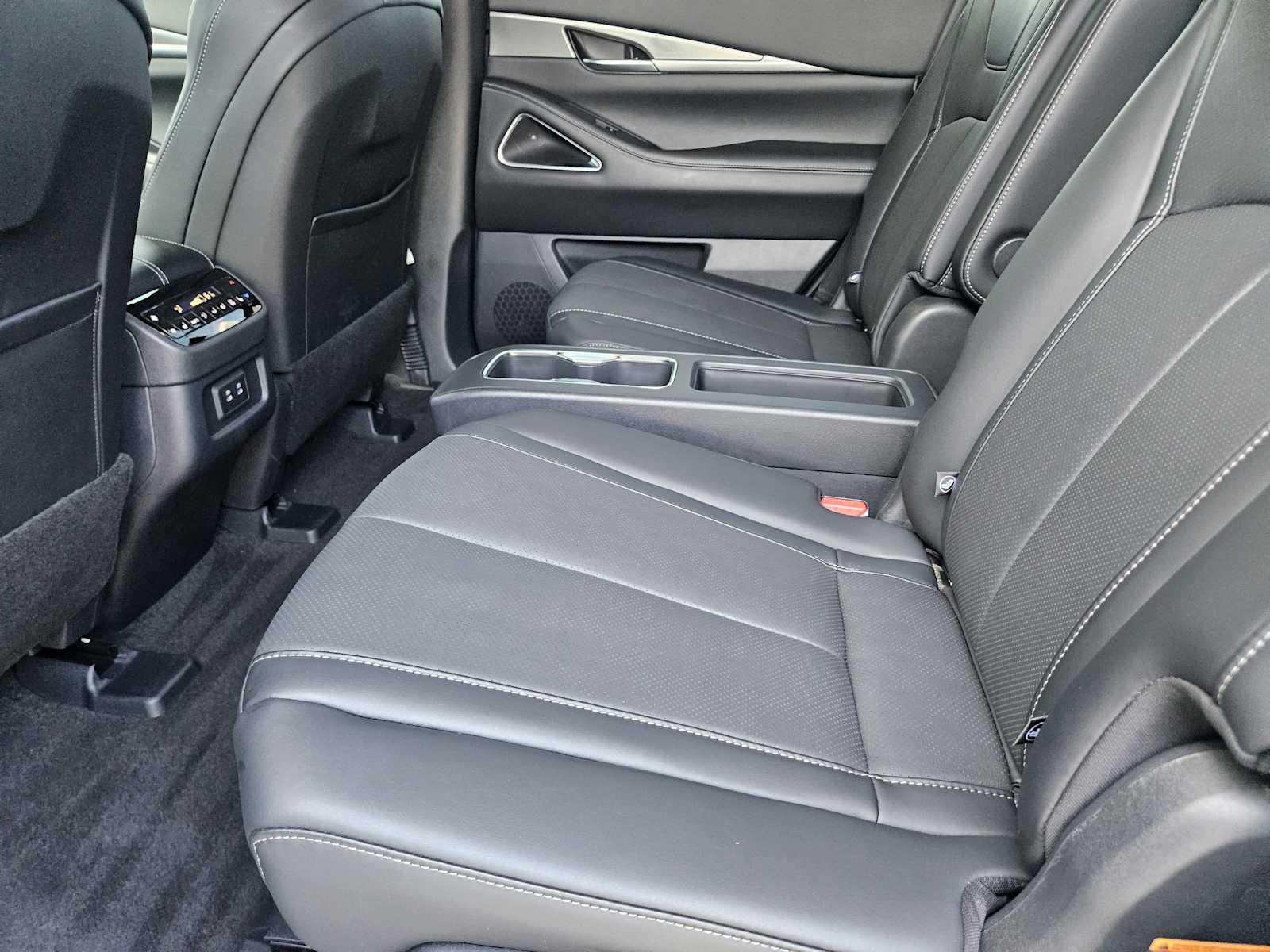 Certified Used 2027 Radiant White/Black Obsidian INFINITI SPORT image 26