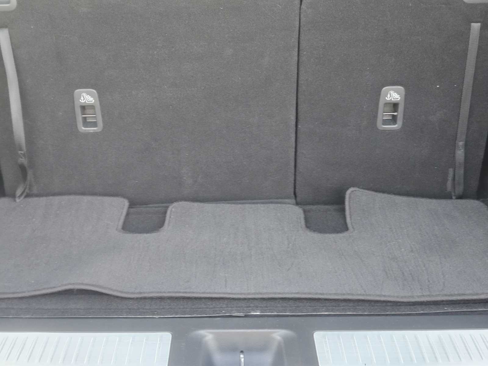 Certified Used 2024 Mineral Black INFINITI LUXE image 29