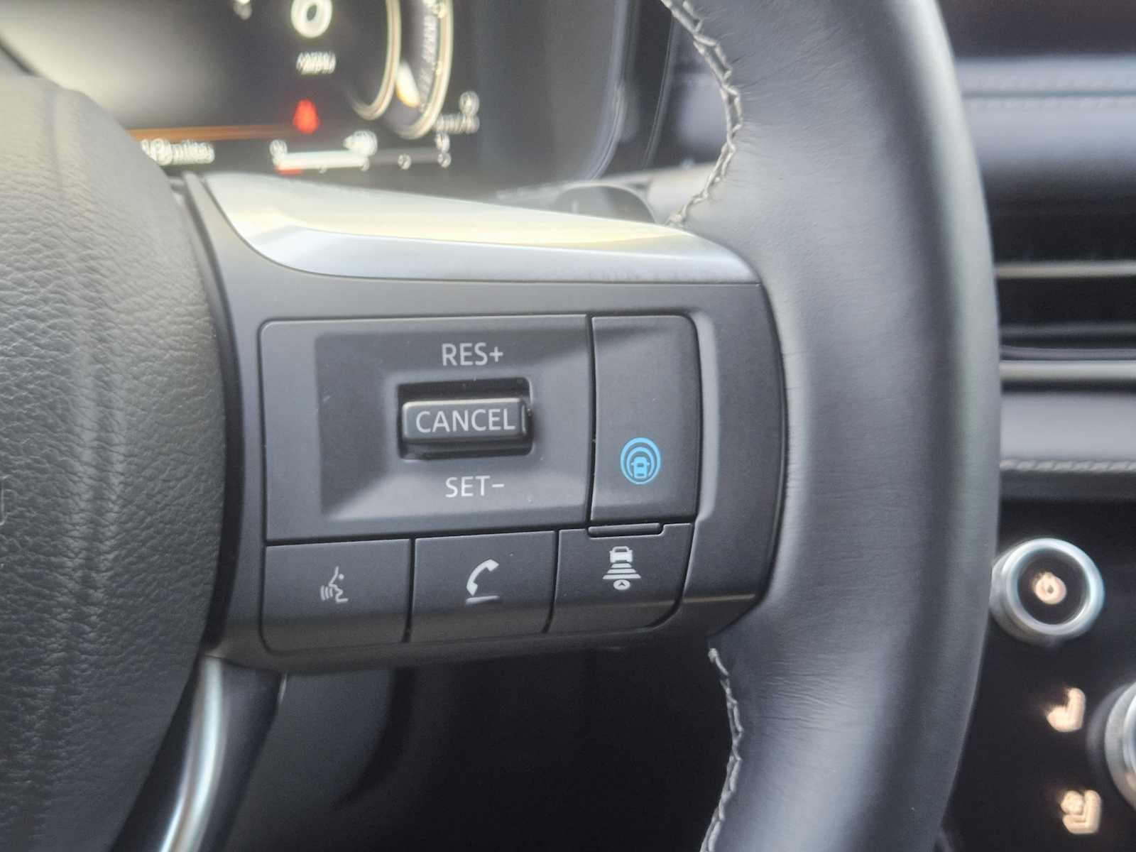 Certified Used 2024 Mineral Black INFINITI LUXE image 25