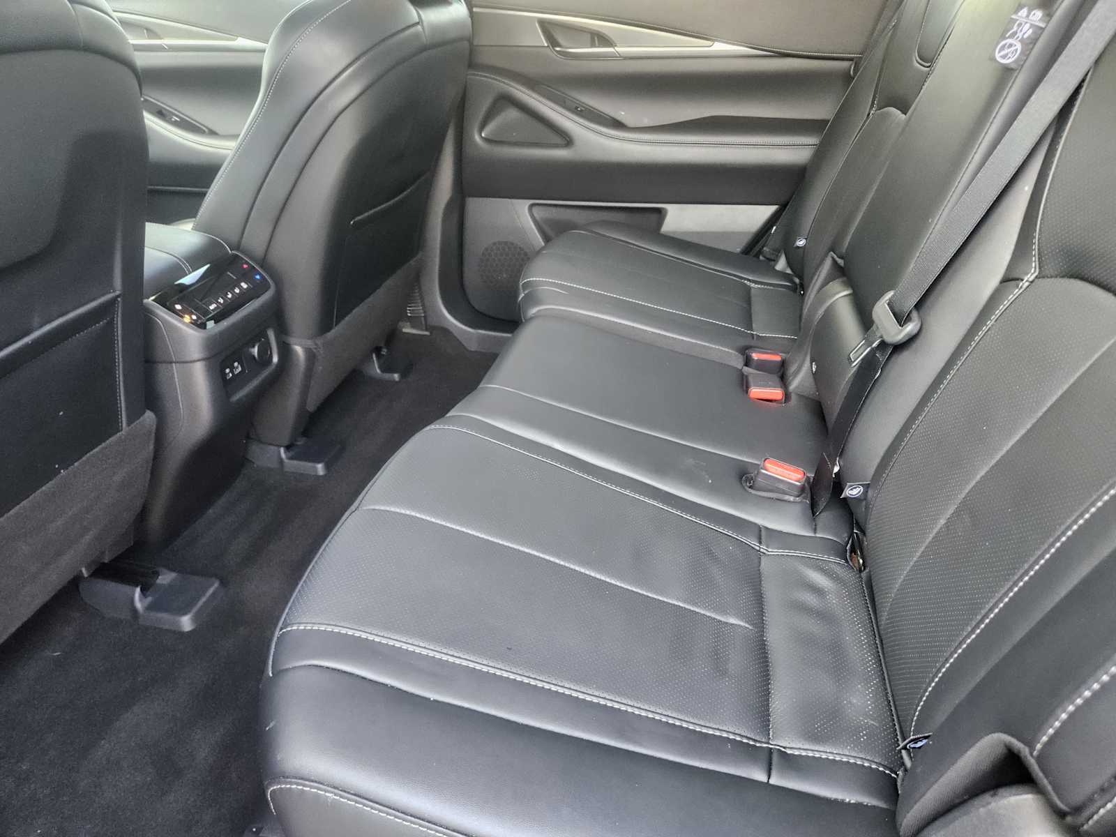 Certified Used 2024 Mineral Black INFINITI LUXE image 26