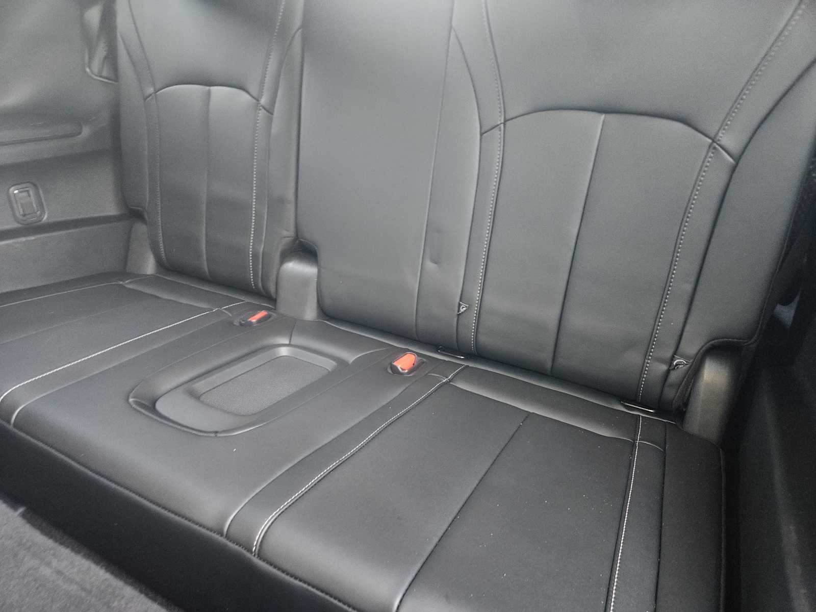 Certified Used 2024 Mineral Black INFINITI LUXE image 27