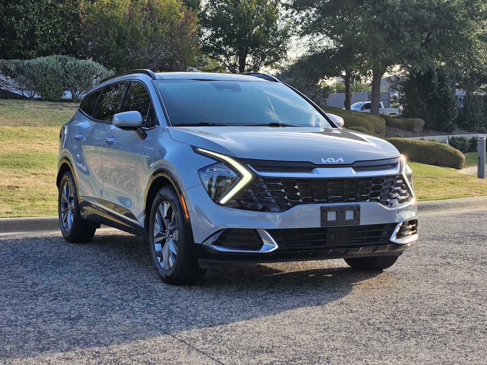 Used 2023 Wolf Gray Kia SX image 4