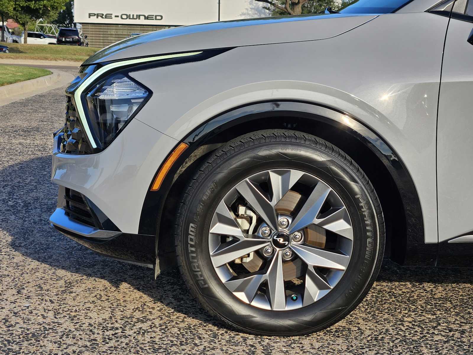 Used 2023 Wolf Gray Kia SX image 8