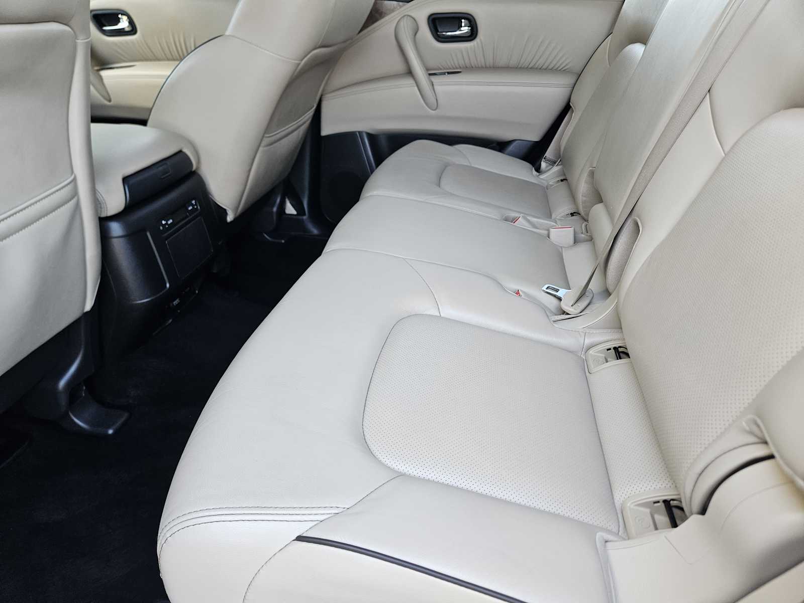 Used 2023 Aspen White Tricoat Nissan SL image 24