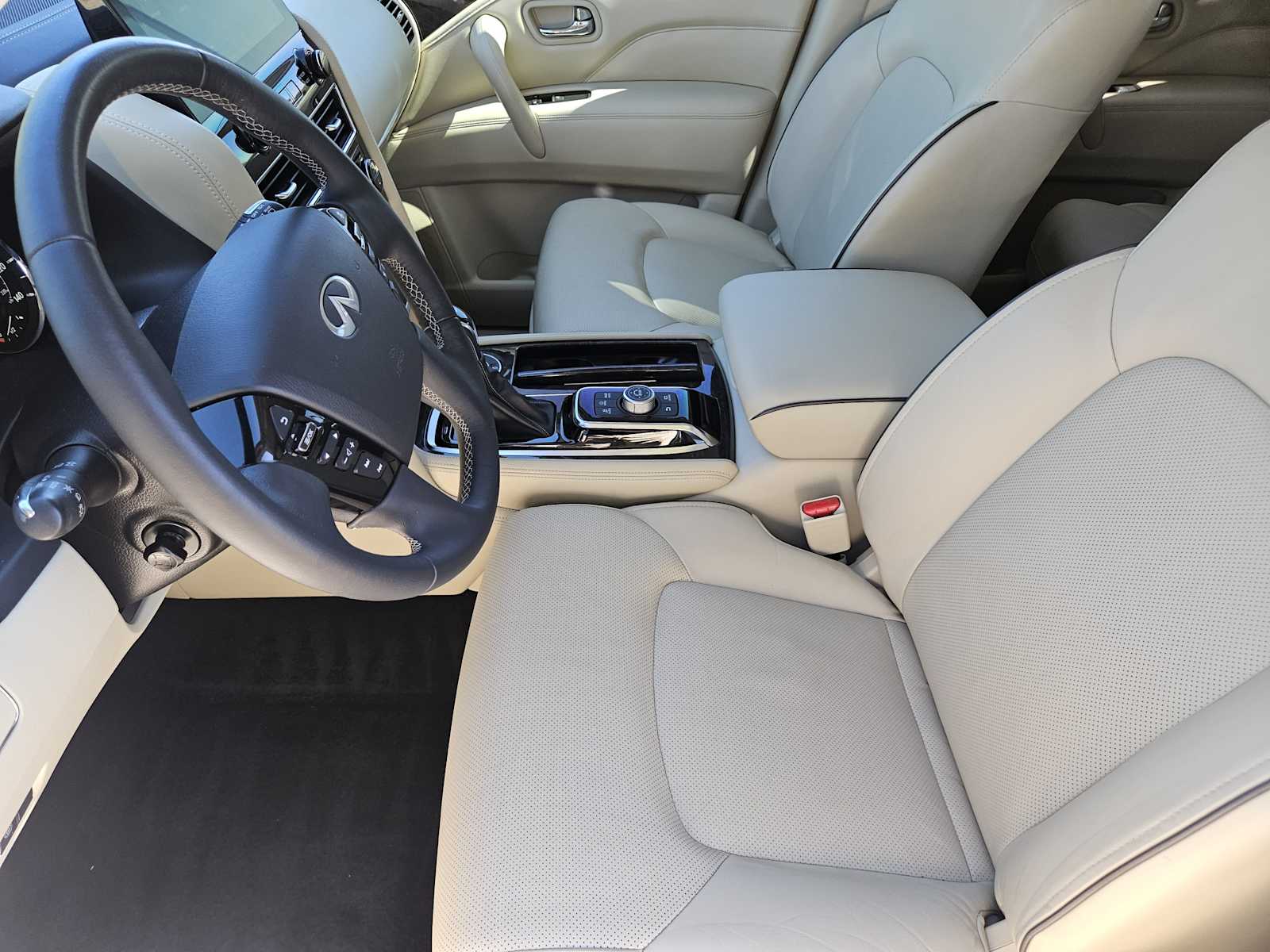 Certified Used 2022 Moonstone White INFINITI LUXE image 10