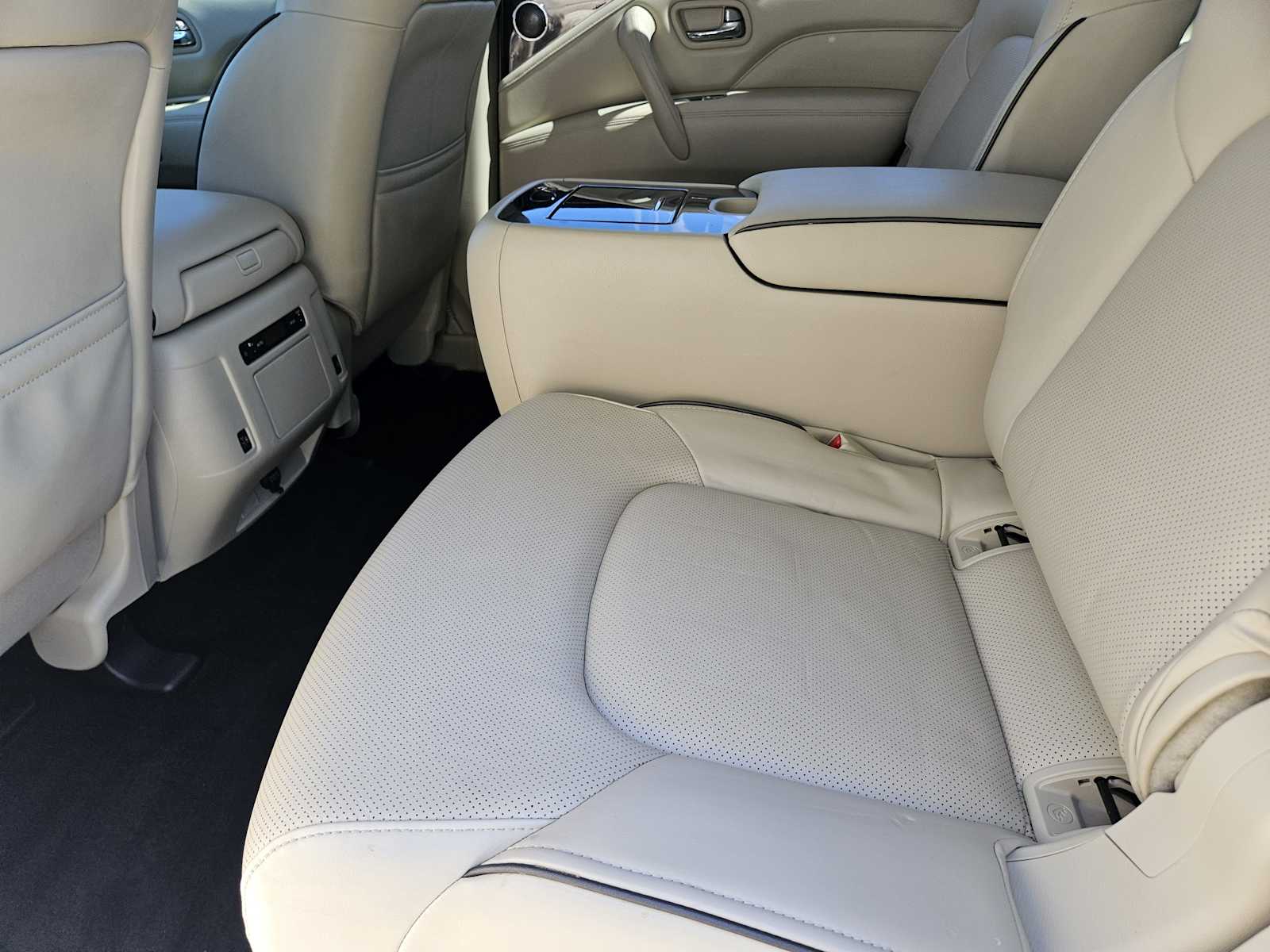 Certified Used 2022 Moonstone White INFINITI LUXE image 24