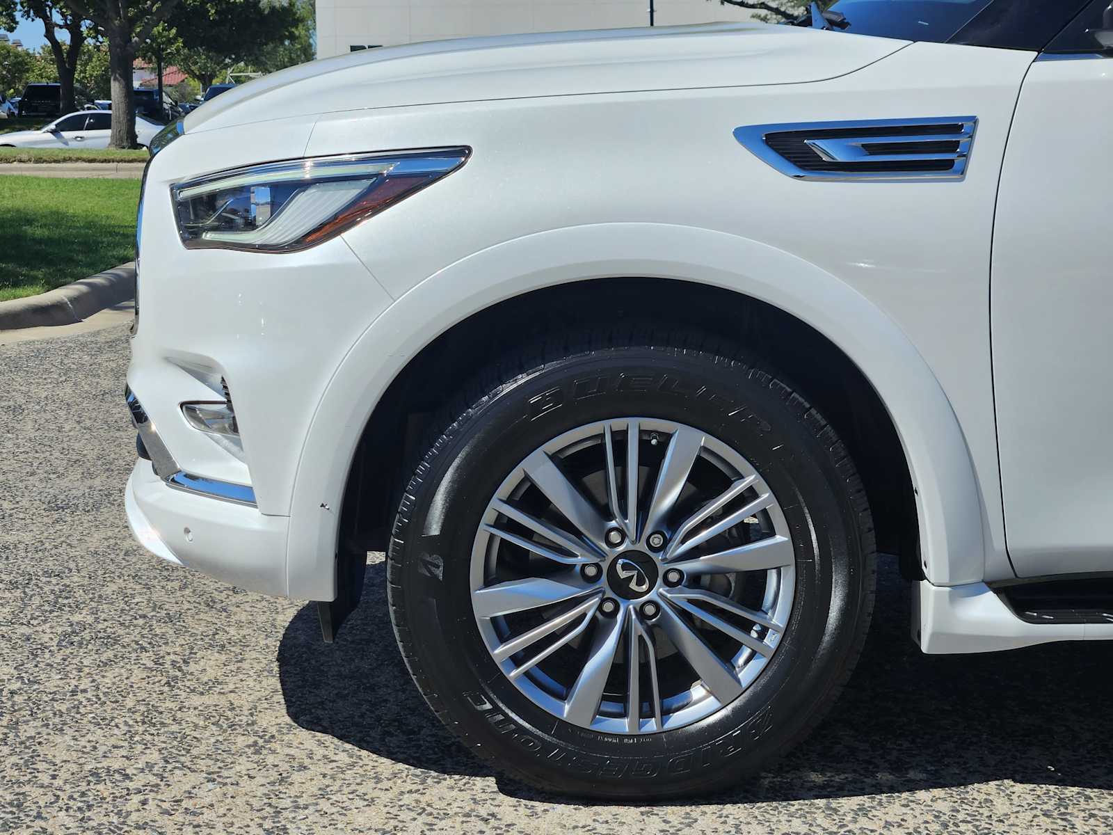 Certified Used 2022 Moonstone White INFINITI LUXE image 7