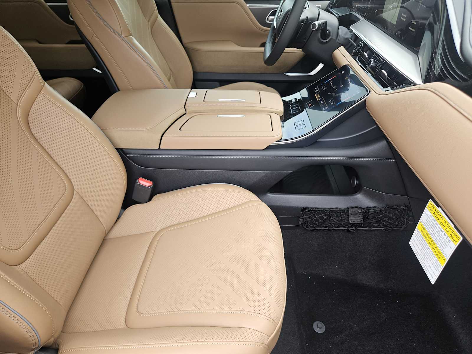 New 2027 RADIANT WHITE INFINITI LUXE image 9