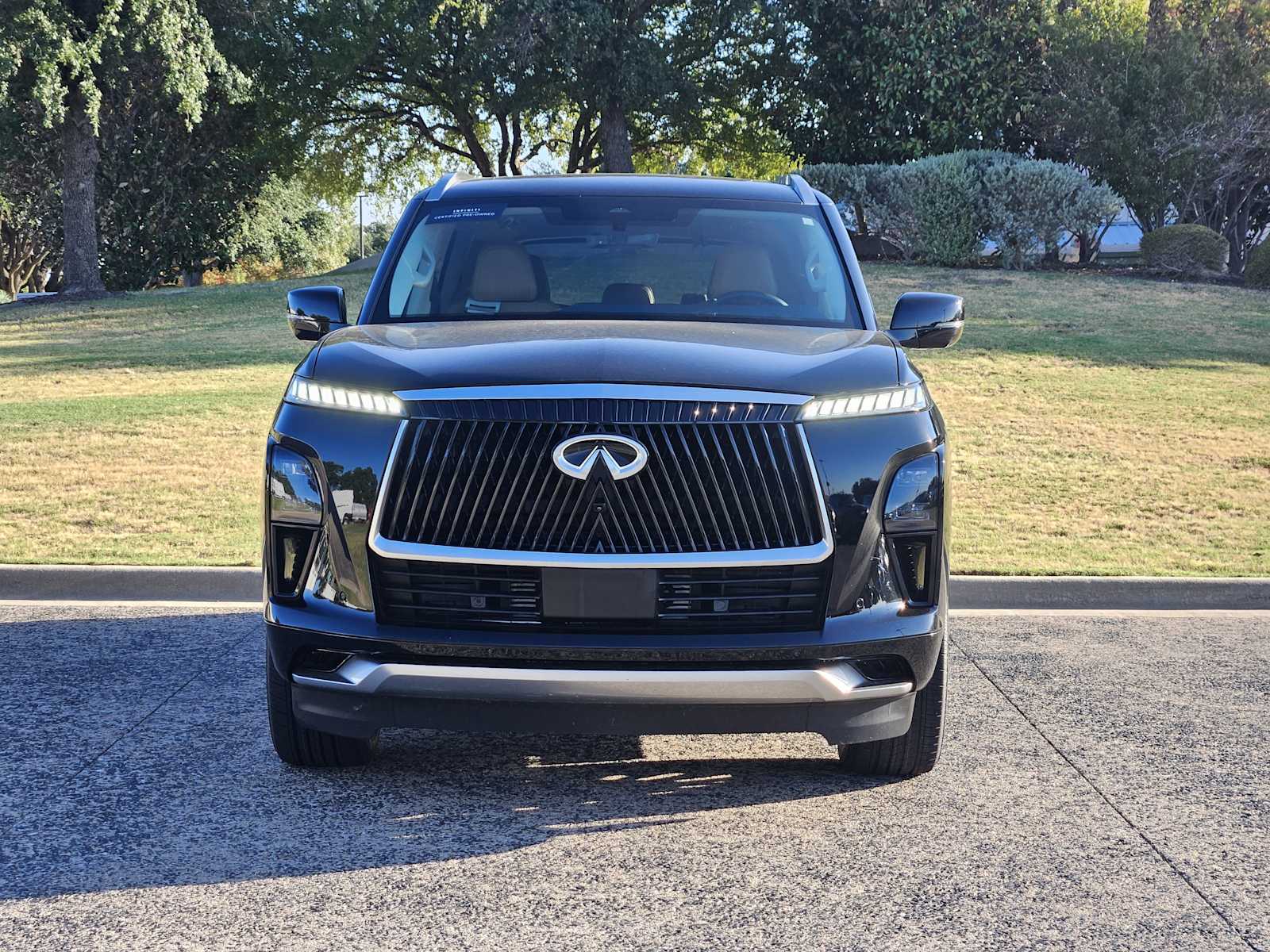 Certified Used 2025 Black Obsidian INFINITI LUXE image 2