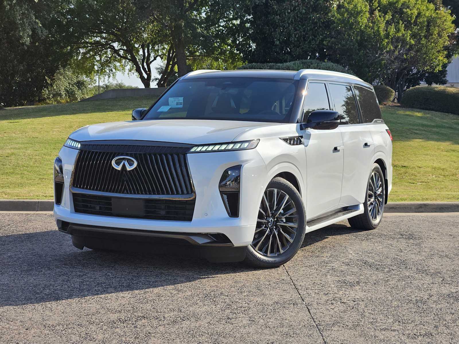 2027 INFINITI QX80 AUTOGRAPH