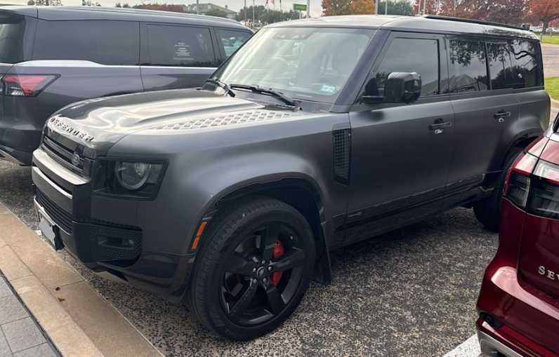 2024 Land Rover Defender X's photo