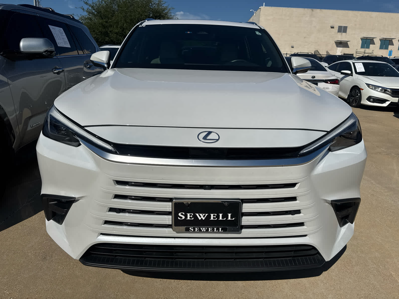 Certified Used 2025 Wind Chill Pearl Lexus Premium image 3
