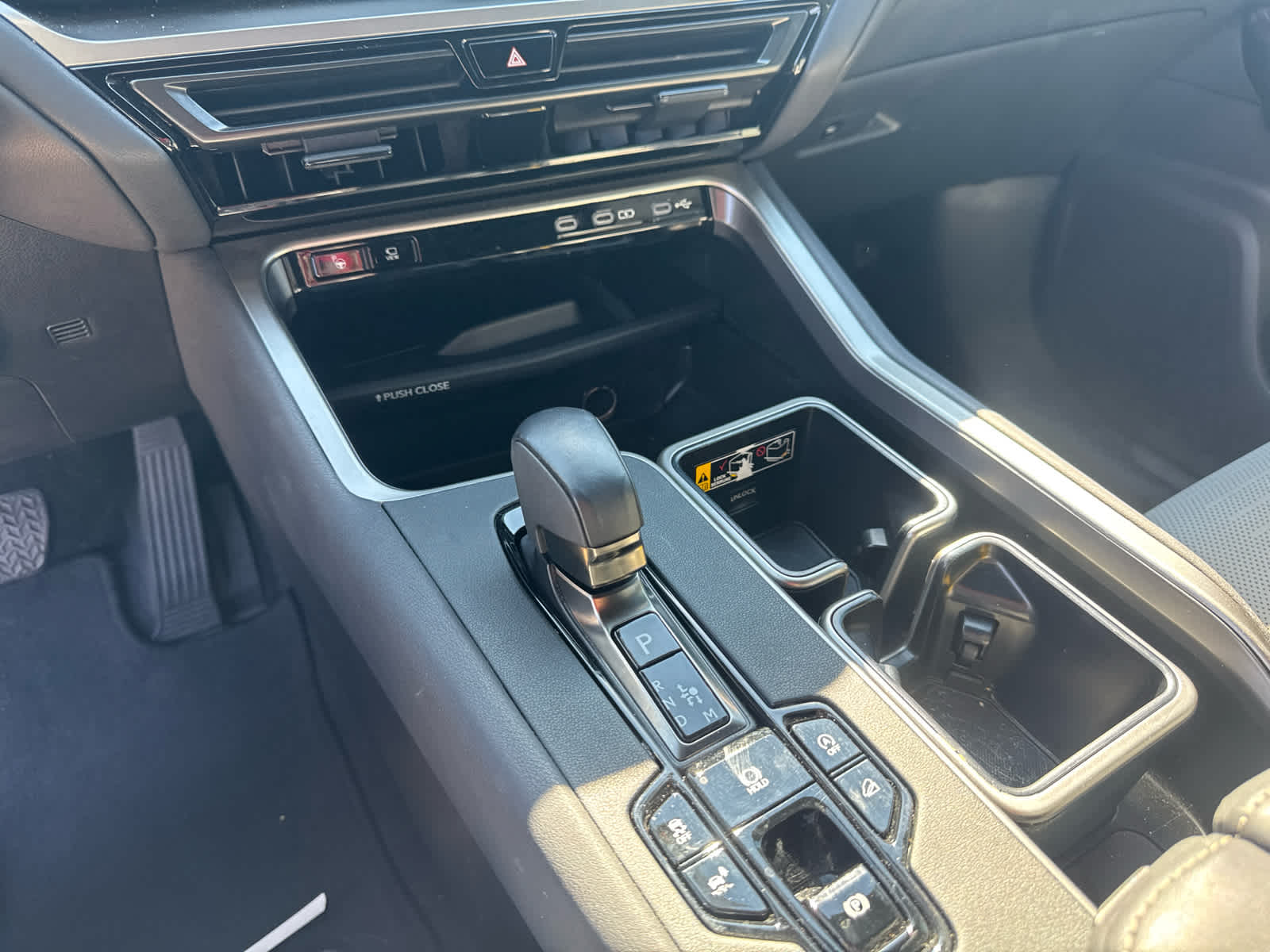 Certified Used 2025 Wind Chill Pearl Lexus Premium image 12