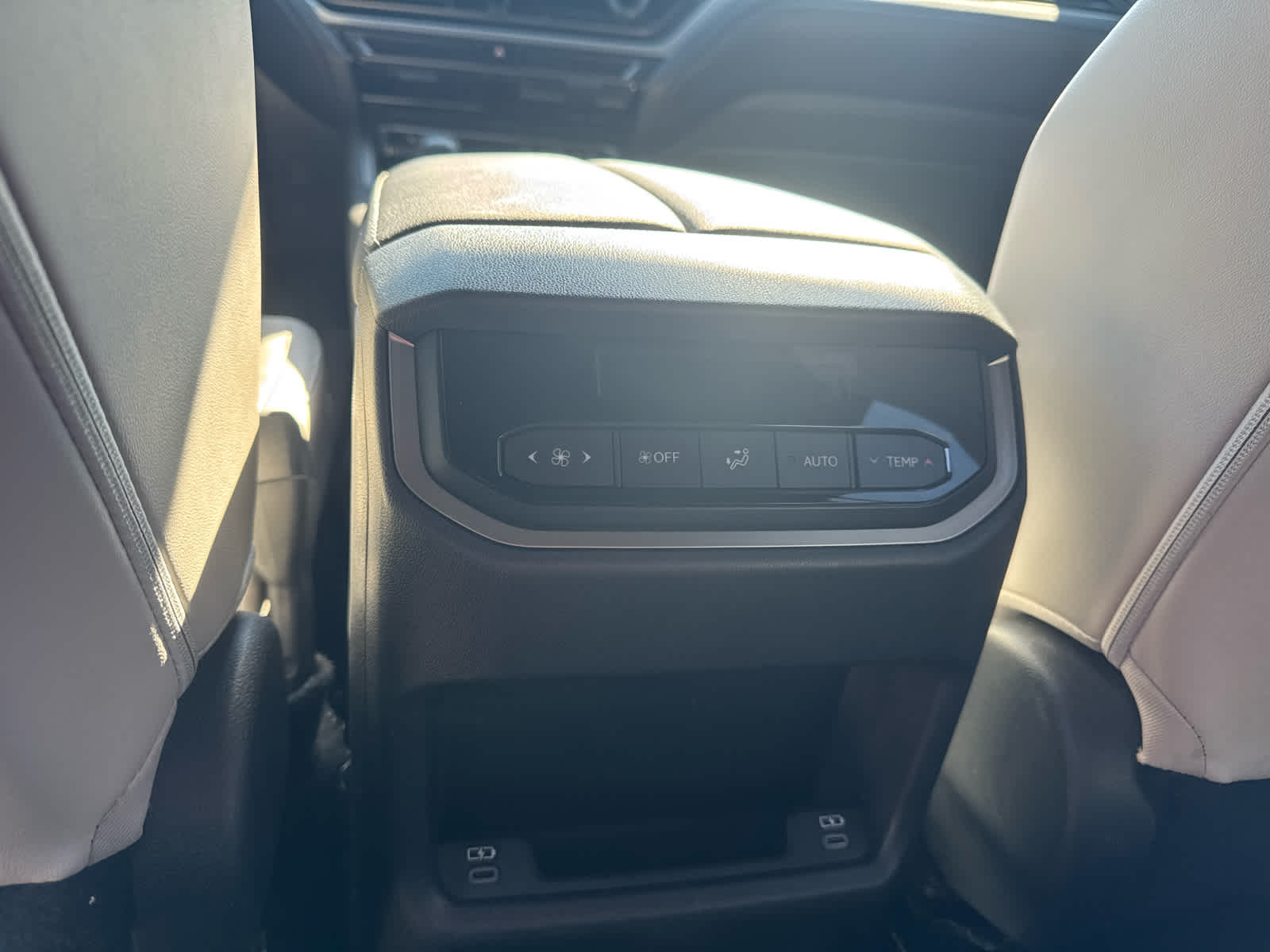 Certified Used 2025 Wind Chill Pearl Lexus Premium image 18