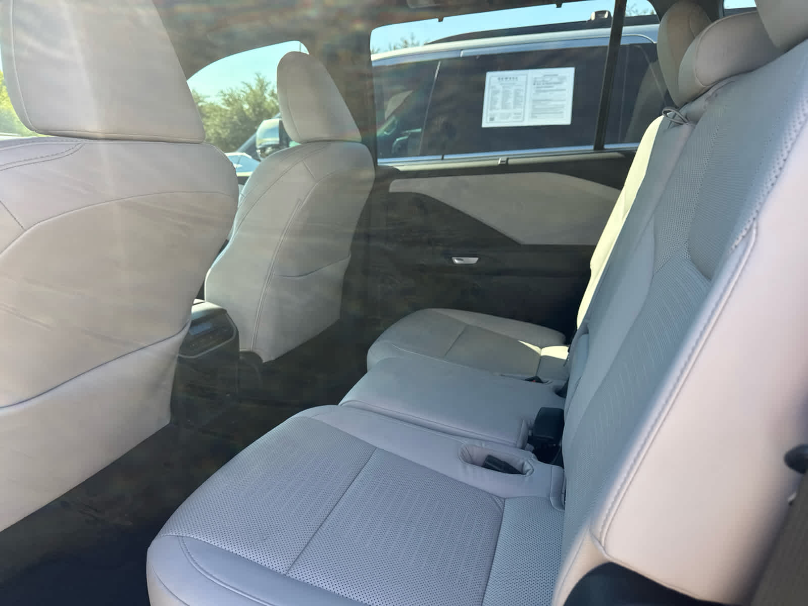 Certified Used 2025 Wind Chill Pearl Lexus Premium image 17