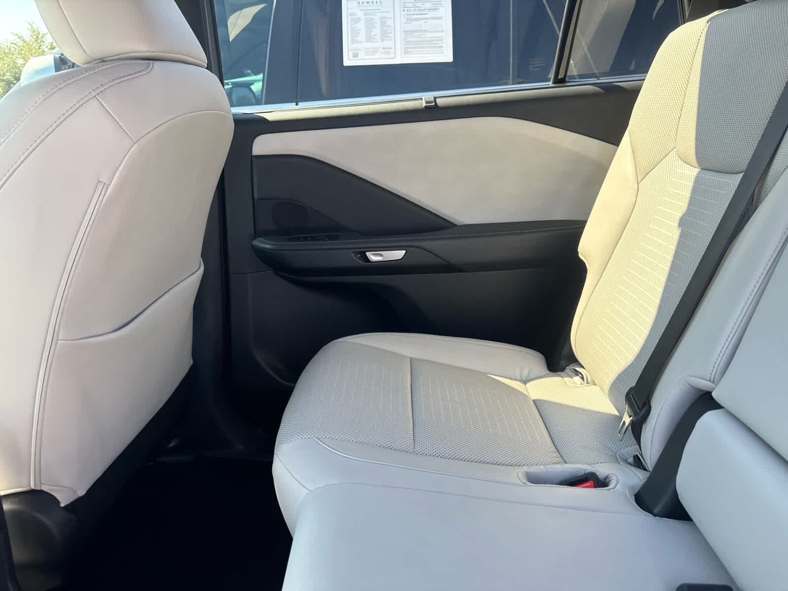Certified Used 2025 Wind Chill Pearl Lexus Premium image 20