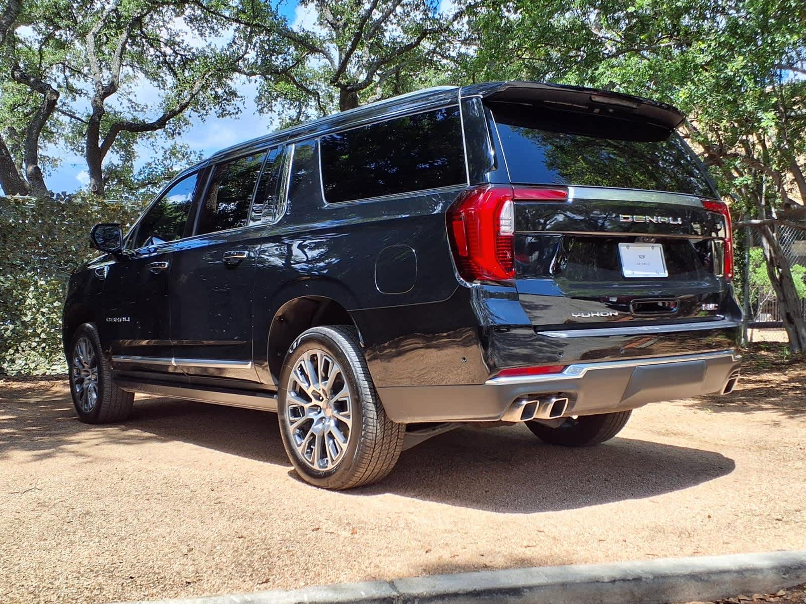 Used 2026 Onyx Black GMC Denali image 5
