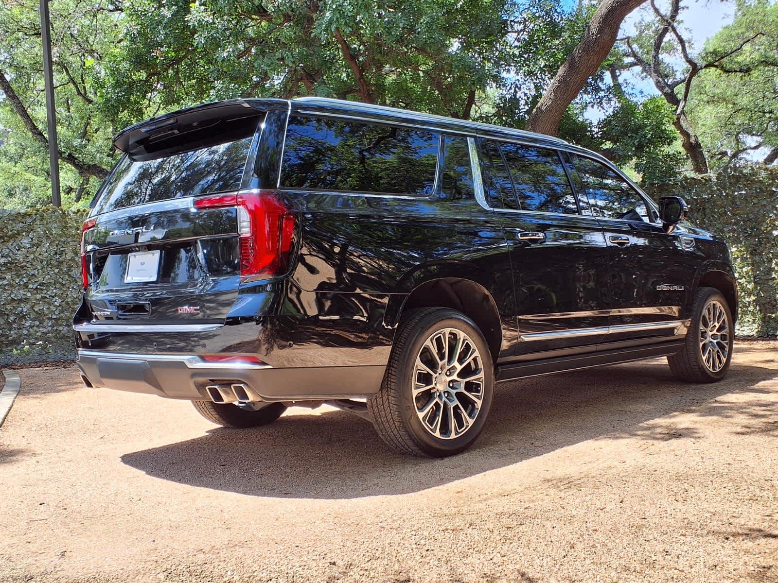 Used 2026 Onyx Black GMC Denali image 8