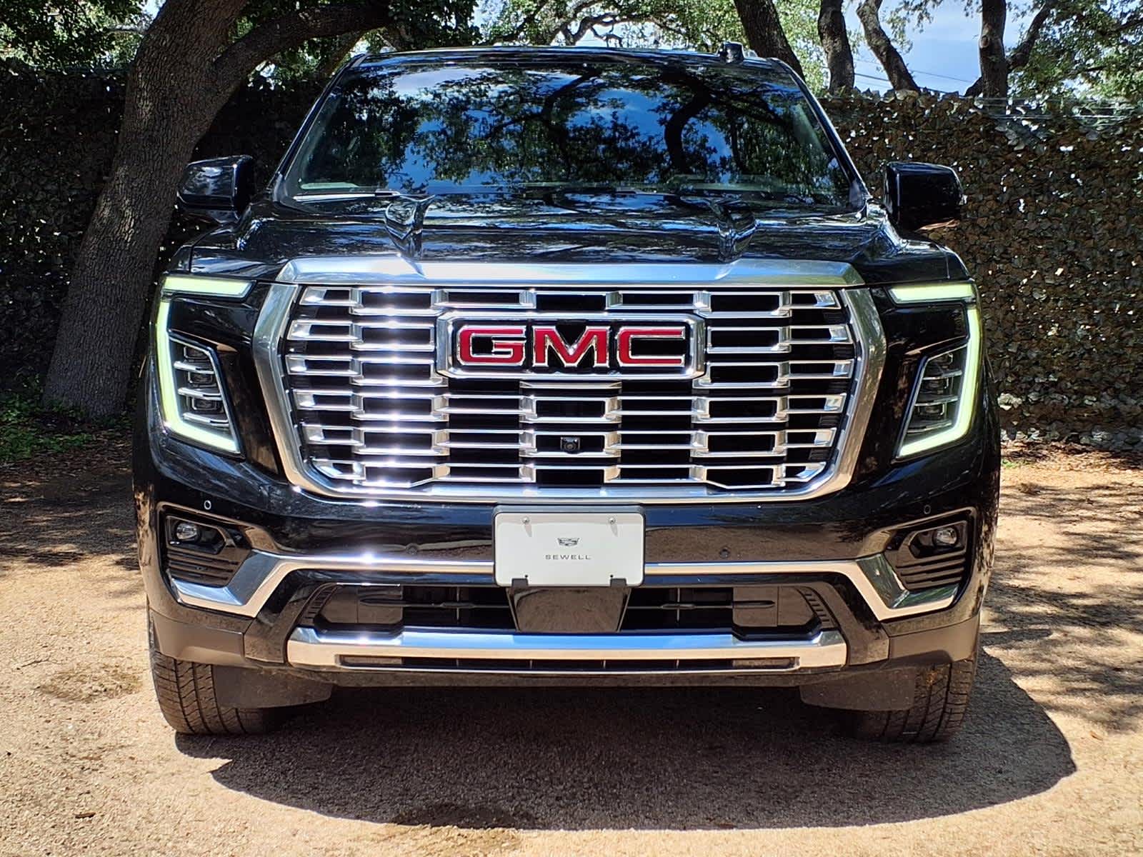 Used 2026 Onyx Black GMC Denali image 2