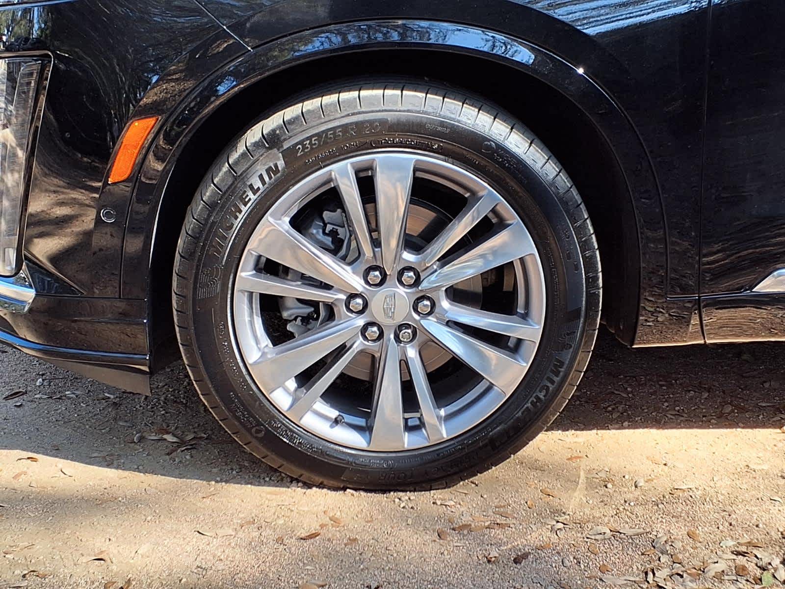 View vehicle photo 7