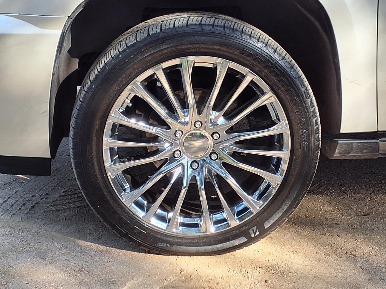Used 2011 White Diamond Tricoat Cadillac Premium image 11