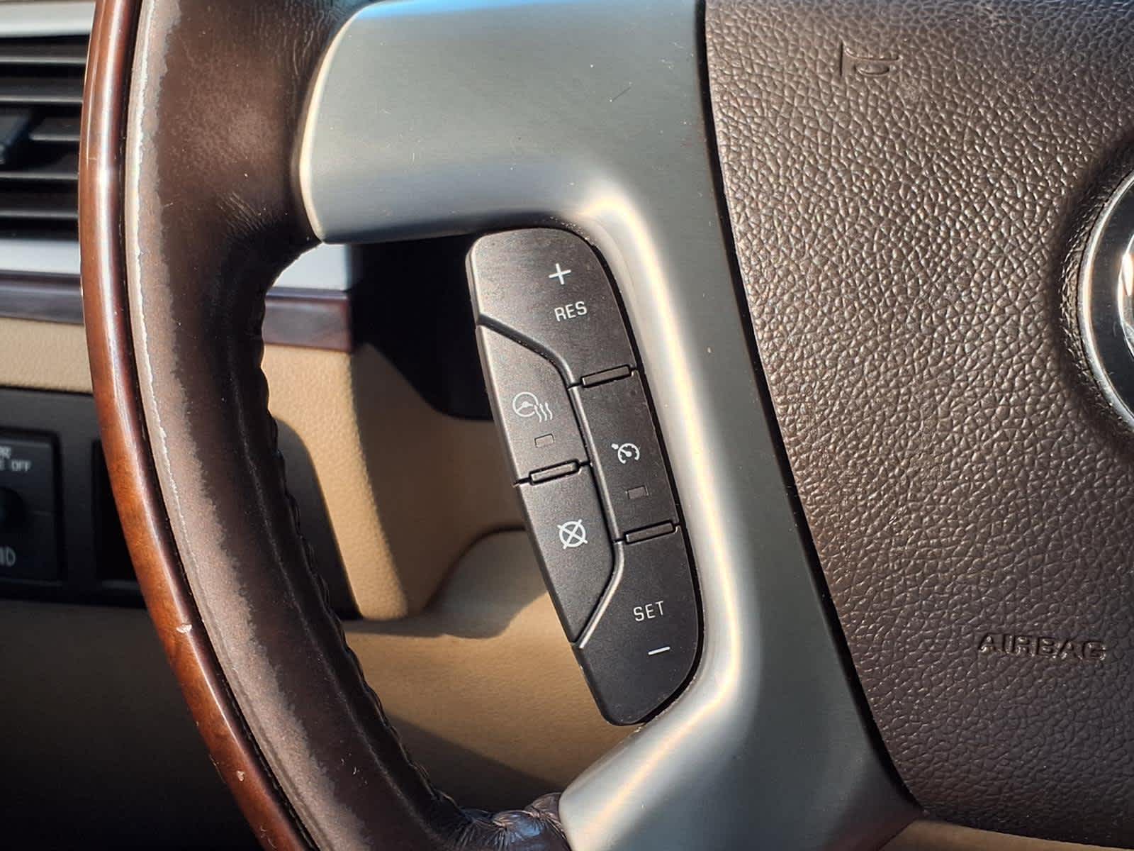 Used 2011 White Diamond Tricoat Cadillac Premium image 29