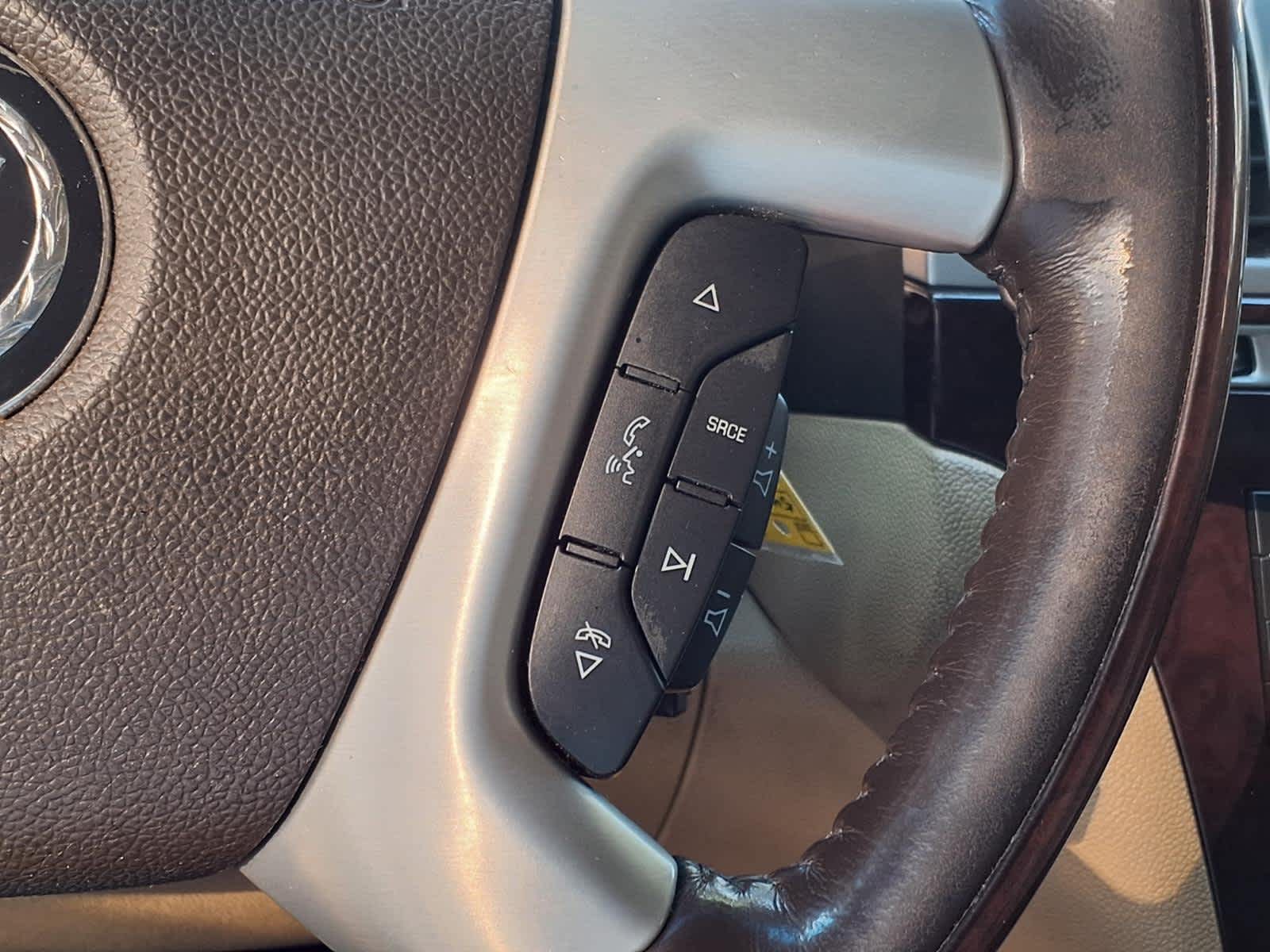Used 2011 White Diamond Tricoat Cadillac Premium image 30