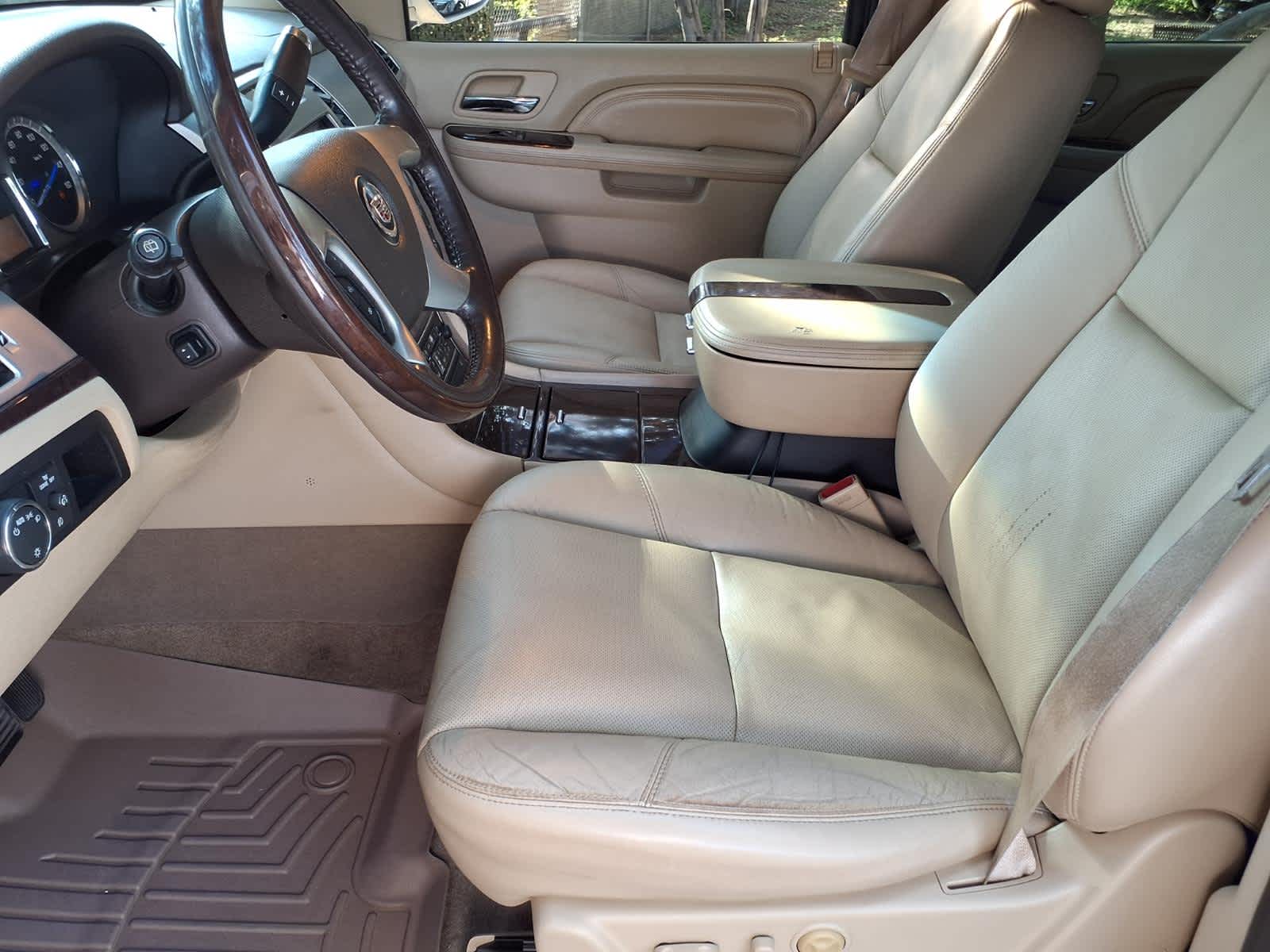 Used 2011 White Diamond Tricoat Cadillac Premium image 14