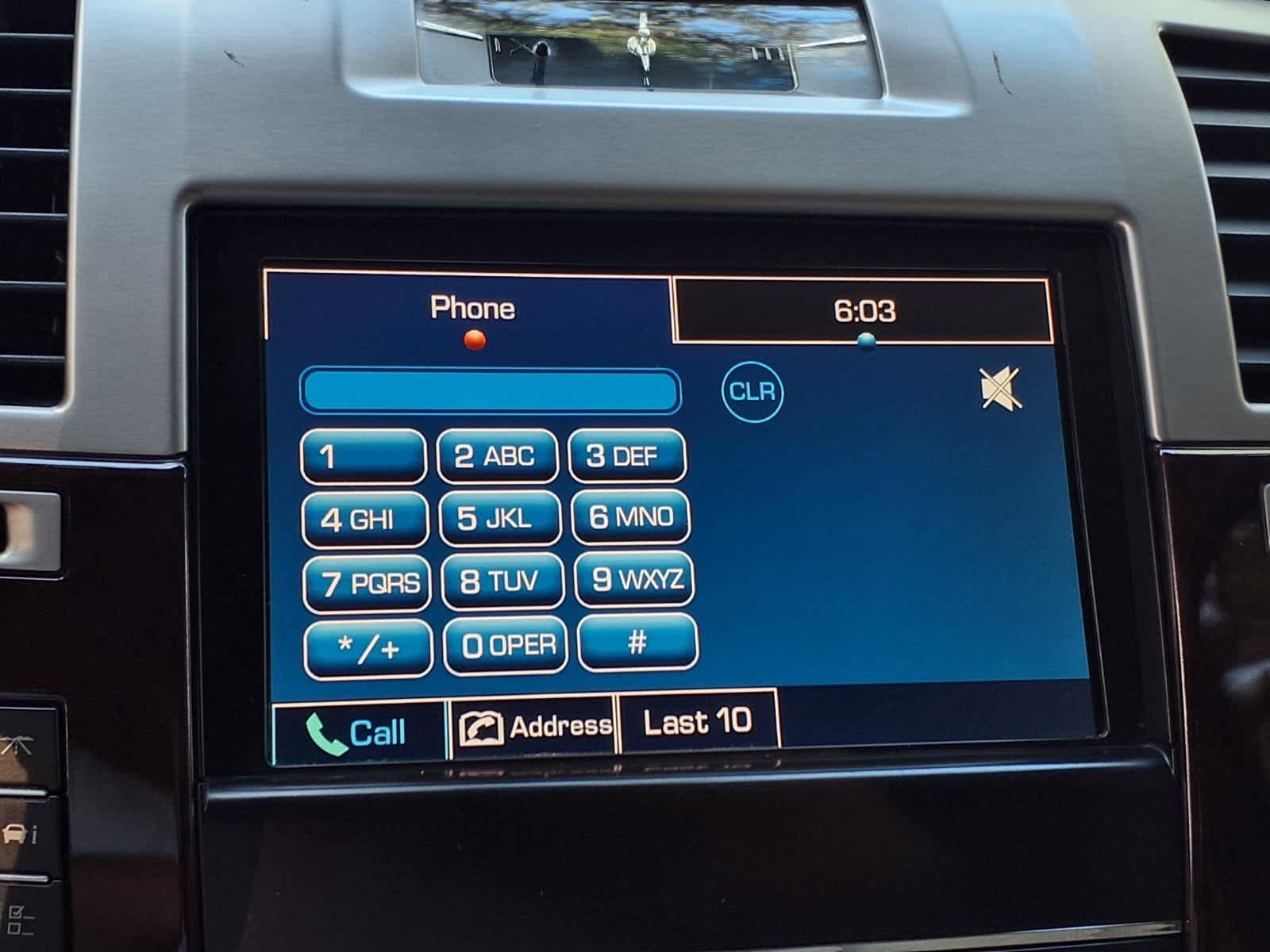 Used 2011 White Diamond Tricoat Cadillac Premium image 19