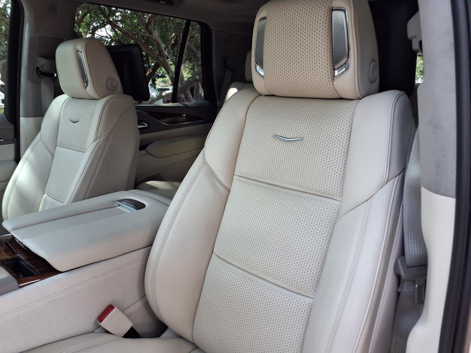 Certified Used 2023 Crystal White Tricoat Cadillac 4WD Premium Luxury Platinum image 10