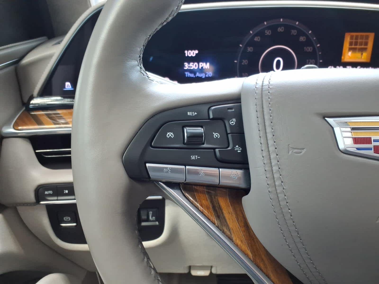 Used 2024 Crystal White Tricoat Cadillac Sport Platinum image 22