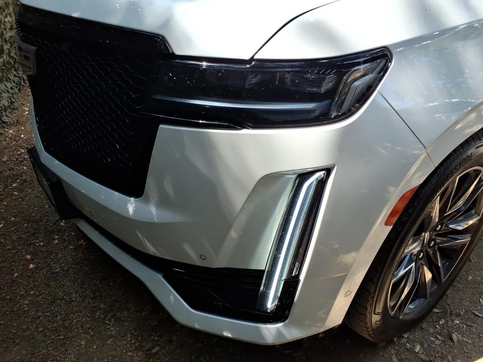 Used 2024 Crystal White Tricoat Cadillac Sport Platinum image 5