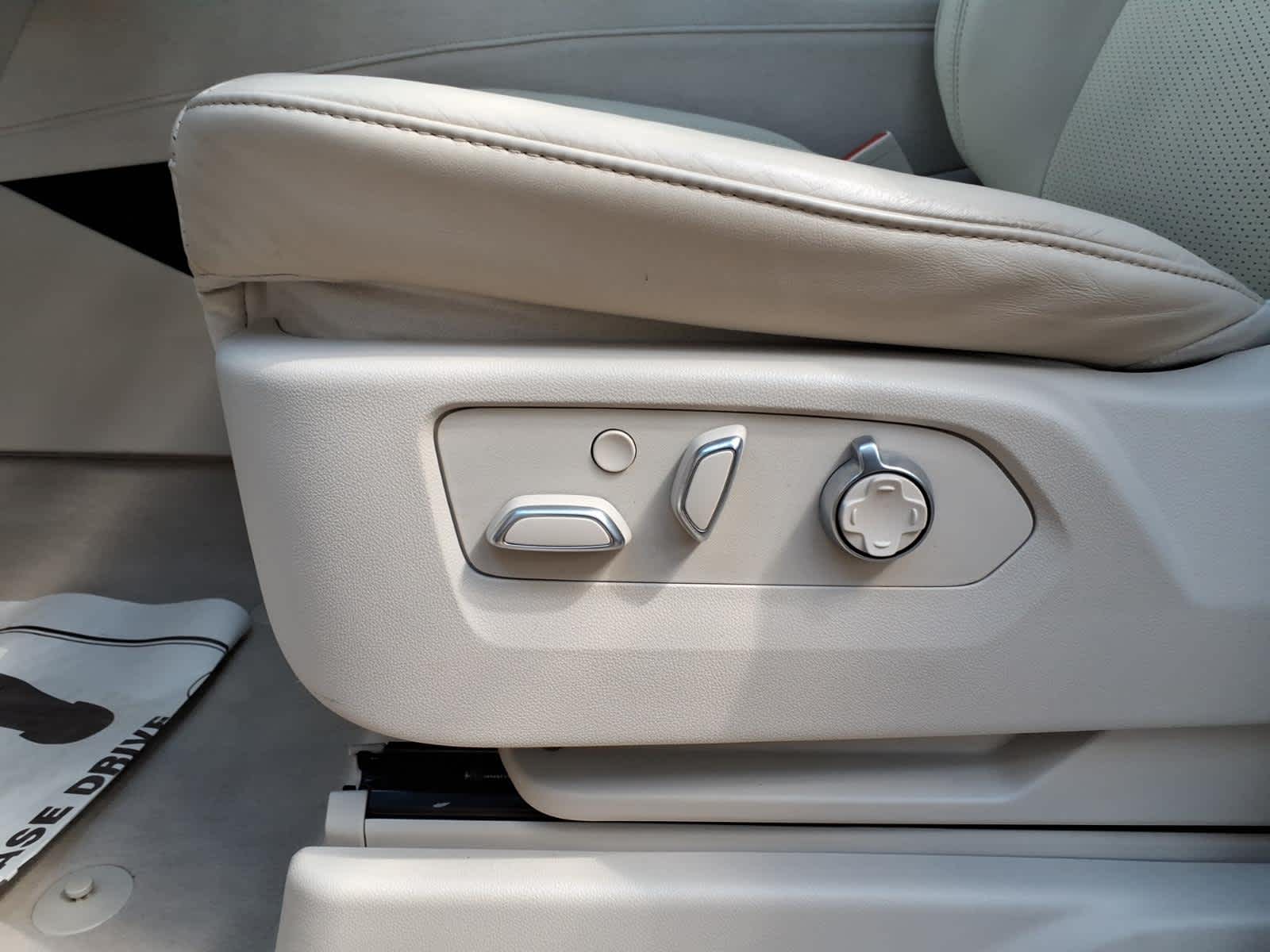 Used 2024 Crystal White Tricoat Cadillac Sport Platinum image 12