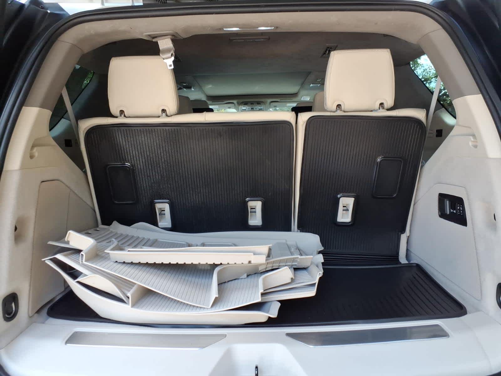 Used 2024 Crystal White Tricoat Cadillac Sport Platinum image 8