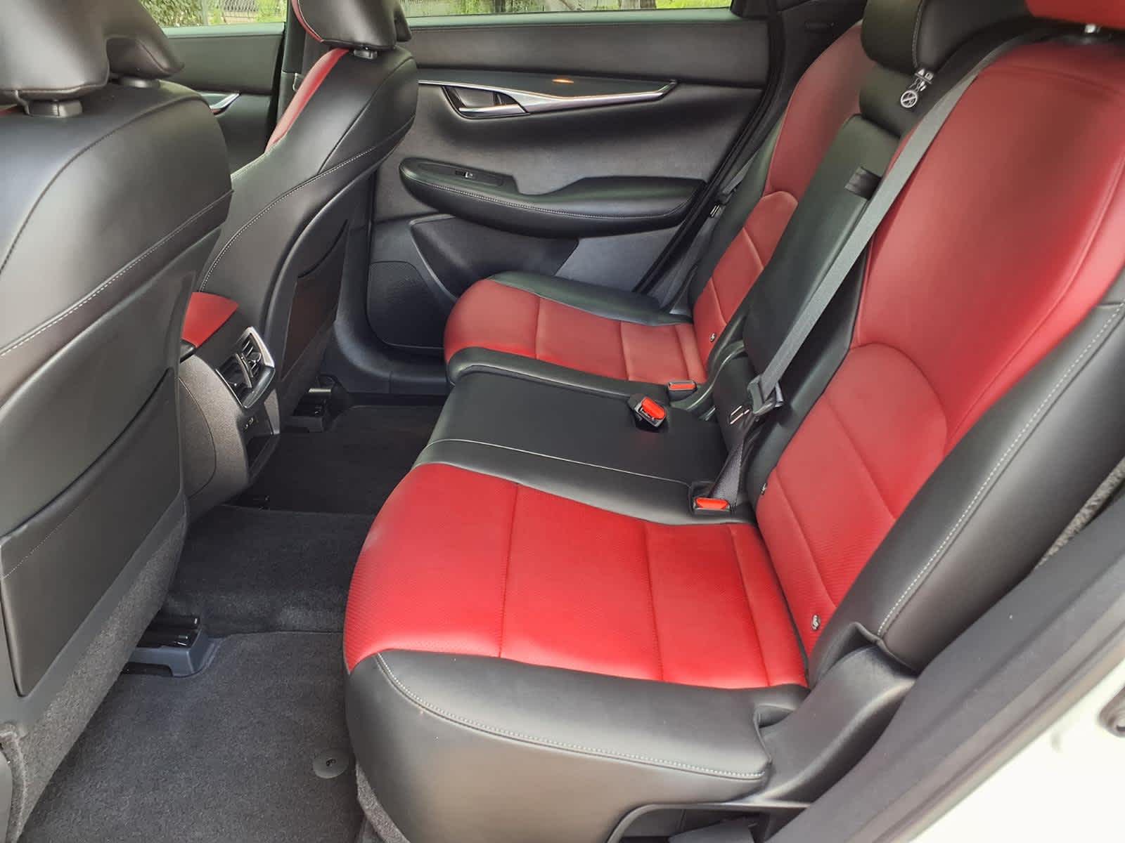 Used 2024  INFINITI SPORT image 25