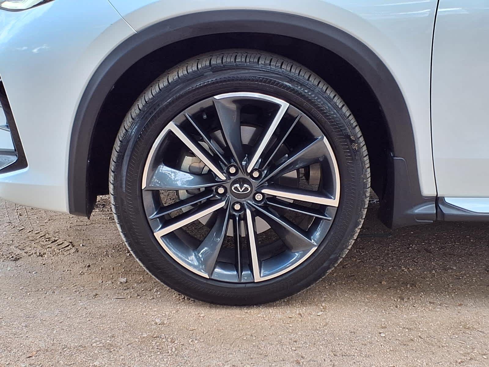 Used 2024  INFINITI SPORT image 11