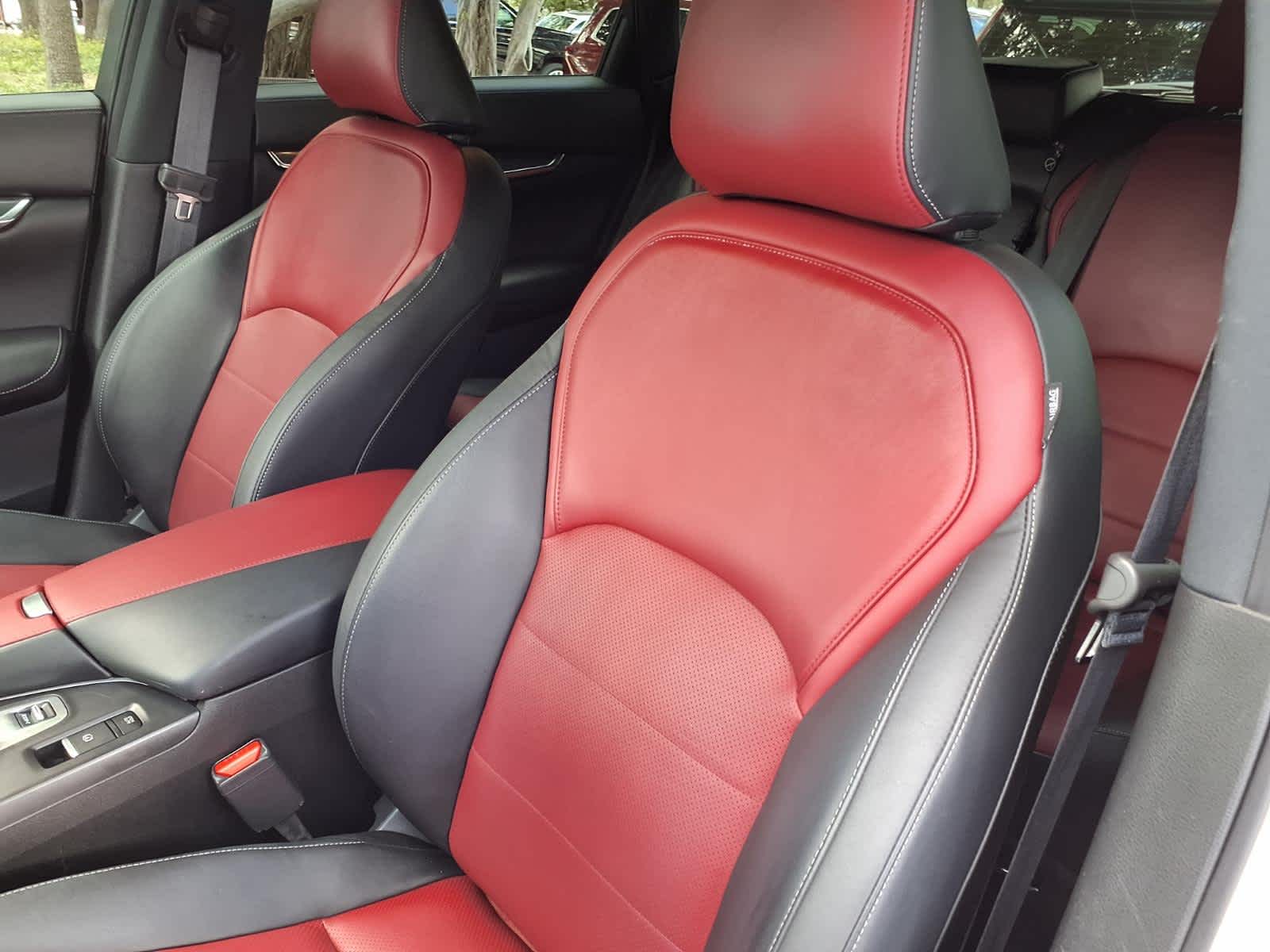 Used 2024  INFINITI SPORT image 14