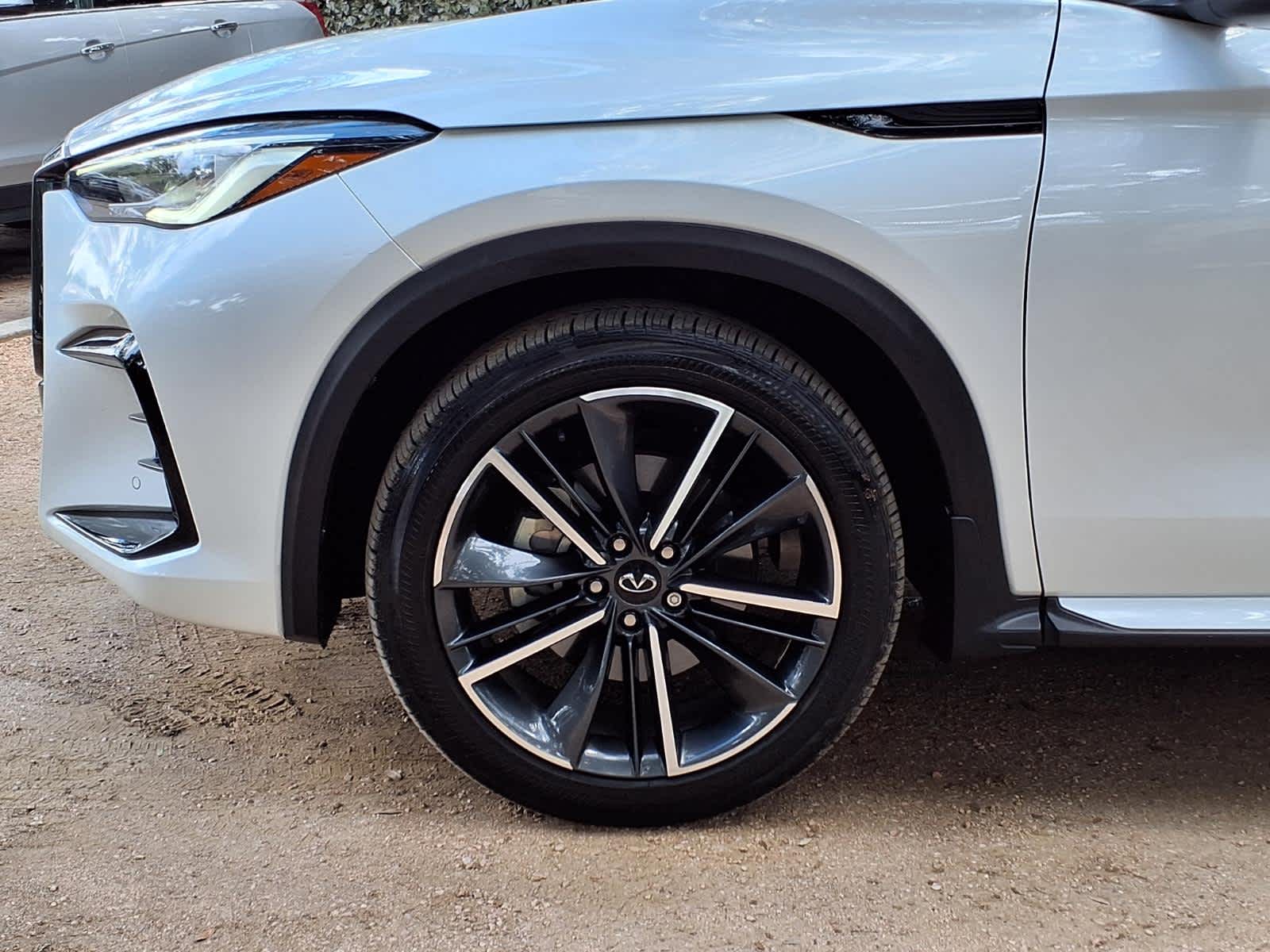 Used 2024  INFINITI SPORT image 10