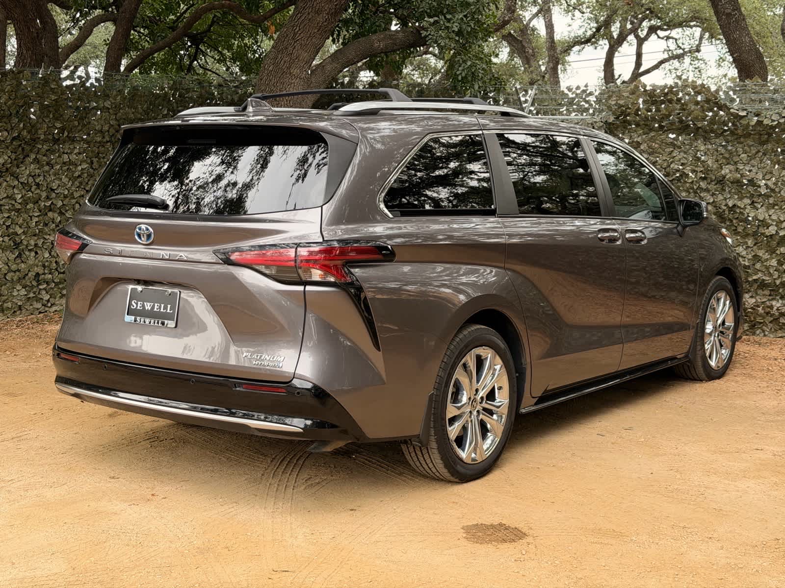 Used 2022 Predawn Gray Mica Toyota Platinum image 5